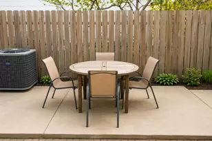 1946 W Belmont Ave, Chicago, IL 60657 - Photo 7