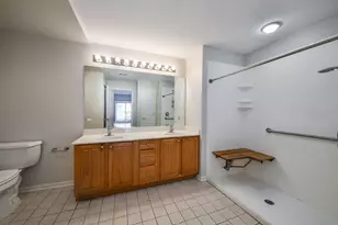 111 N Wheaton Ave, Wheaton, IL 60187 - Photo 13