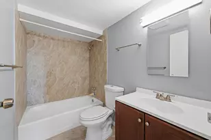 220 S Roselle Rd, Schaumburg, IL 60193 - Photo 21