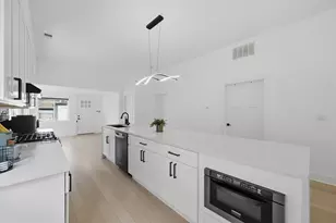 11154 S Troy St, Chicago, IL 60655 - Photo 13