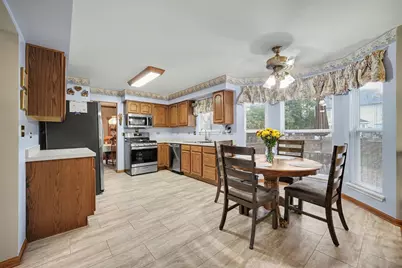 915 Joan Court, Naperville, IL 60540 - Photo 11