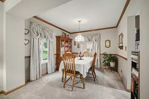 915 Joan Ct, Naperville, IL 60540 - Photo 7