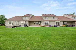 736 Dolores Ln, Sycamore, IL 60178 - Photo 5