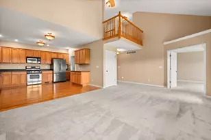 736 Dolores Ln, Sycamore, IL 60178 - Photo 17
