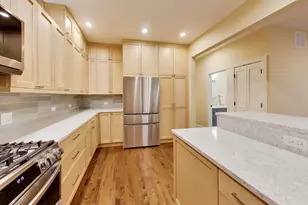3228 W Warner Ave, Chicago, IL 60618 - Photo 9