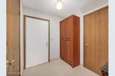 7926 Stewart Drive, Darien, IL 60561 - Photo 11