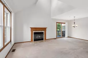7926 Stewart Dr, Darien, IL 60561 - Photo 5