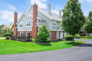 7926 Stewart Dr, Darien, IL 60561 - Photo 3