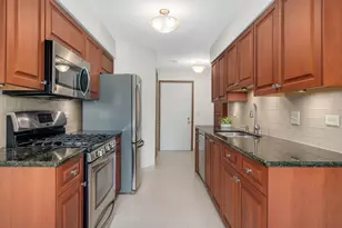 7926 Stewart Dr, Darien, IL 60561 - Photo 9