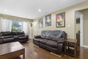 9002 S Parkside Ave, Oak Lawn, IL 60453 - Photo 5
