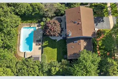 1727 Ellendale Drive, Northbrook, IL 60062 - Photo 7