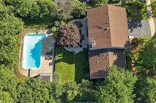1727 Ellendale Dr, Northbrook, IL 60062 - Photo 7