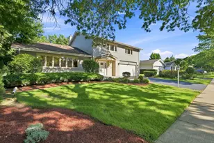 1727 Ellendale Dr, Northbrook, IL 60062 - Photo 1