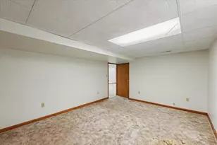 109 S Wood St, Gibson City, IL 60936 - Photo 27