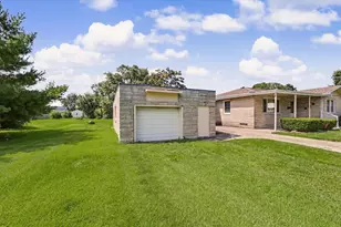 109 S Wood St, Gibson City, IL 60936 - Photo 31