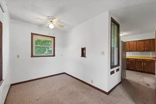 109 S Wood St, Gibson City, IL 60936 - Photo 13