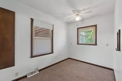 109 S Wood Street, Gibson City, IL 60936 - Photo 15
