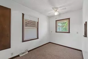 109 S Wood St, Gibson City, IL 60936 - Photo 15
