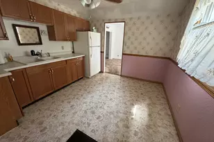 115 Valley St, Kewanee, IL 61443 - Photo 3