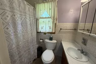 115 Valley St, Kewanee, IL 61443 - Photo 11