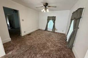 115 Valley St, Kewanee, IL 61443 - Photo 9