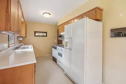 947 Diane Avenue, Elgin, IL 60123 - Photo 19