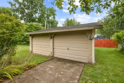 947 Diane Avenue, Elgin, IL 60123 - Photo 21