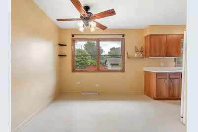 947 Diane Avenue, Elgin, IL 60123 - Photo 17