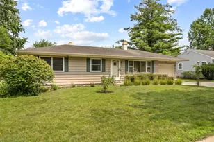947 Diane Ave, Elgin, IL 60123 - Photo 1
