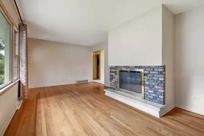 947 Diane Avenue, Elgin, IL 60123 - Photo 7