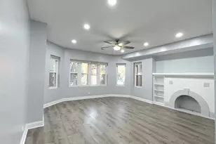 7724 S Essex Ave, Chicago, IL 60649 - Photo 13