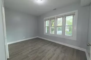 7724 S Essex Ave, Chicago, IL 60649 - Photo 5