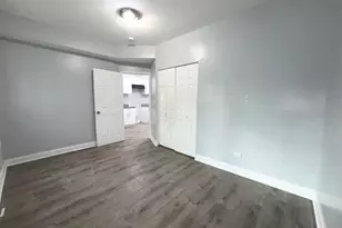 7724 S Essex Ave, Chicago, IL 60649 - Photo 9