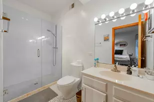 4012 N Sheridan Rd, Chicago, IL 60613 - Photo 9
