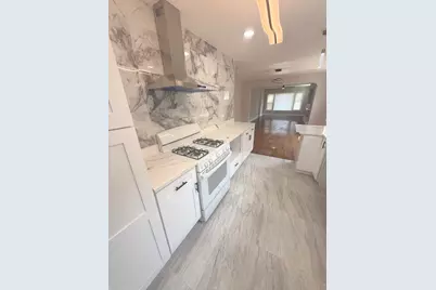 8926 S Paxton Avenue, Chicago, IL 60617 - Photo 11