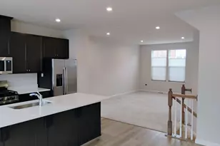936 Jenkins Ct, Wheeling, IL 60090 - Photo 7