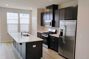 936 Jenkins Ct, Wheeling, IL 60090 - Photo 5