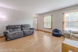 1246 Ivy St, Dekalb, IL 60115 - Photo 9