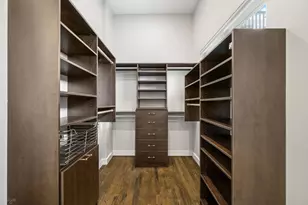 1555 W Pearson St, Chicago, IL 60622 - Photo 31