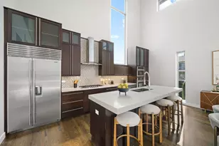 1555 W Pearson St, Chicago, IL 60622 - Photo 11