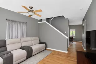 310 Paige St, Plano, IL 60545 - Photo 3