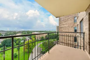 7141 N Kedzie Ave, Chicago, IL 60645 - Photo 9