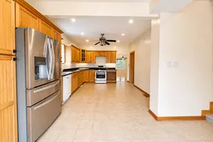 4857 W Berenice Ave, Chicago, IL 60641 - Photo 9