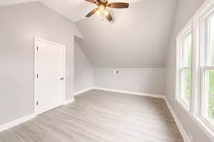 4857 W Berenice Ave, Chicago, IL 60641 - Photo 15