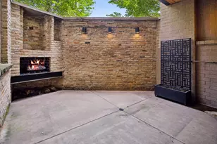 1203 W Superior St, Chicago, IL 60642 - Photo 33