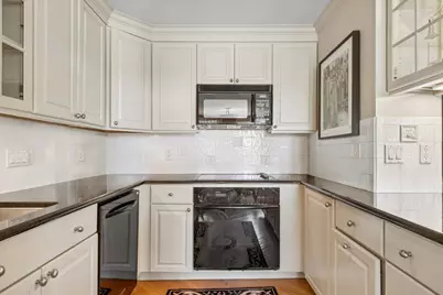 2626 N Lakeview Avenue #302, Chicago, IL 60614 - Photo 7