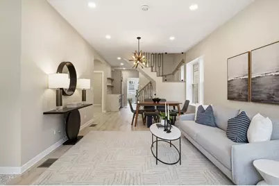 4431 N Marmora Avenue, Chicago, IL 60630 - Photo 5