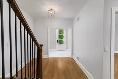 924 E Chicago Avenue, Naperville, IL 60540 - Photo 5