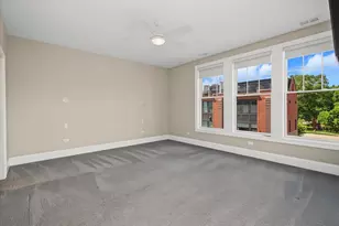 924 E Chicago Ave, Naperville, IL 60540 - Photo 37