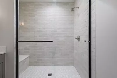 924 E Chicago Avenue, Naperville, IL 60540 - Photo 33